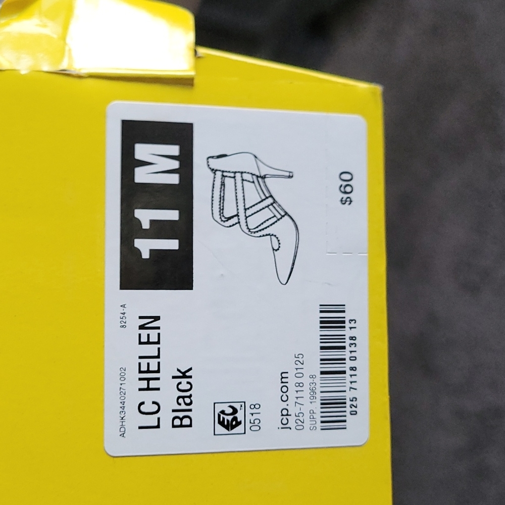 Shoes - Picture 3 of 8